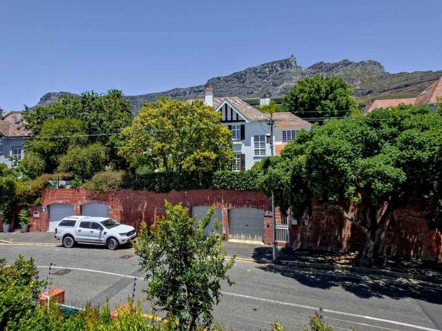 2 Bedroom Property for Sale in Gardens Western Cape